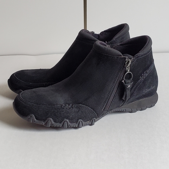 Skechers Shoes - Skechers Leather Suede Ankle Boots.